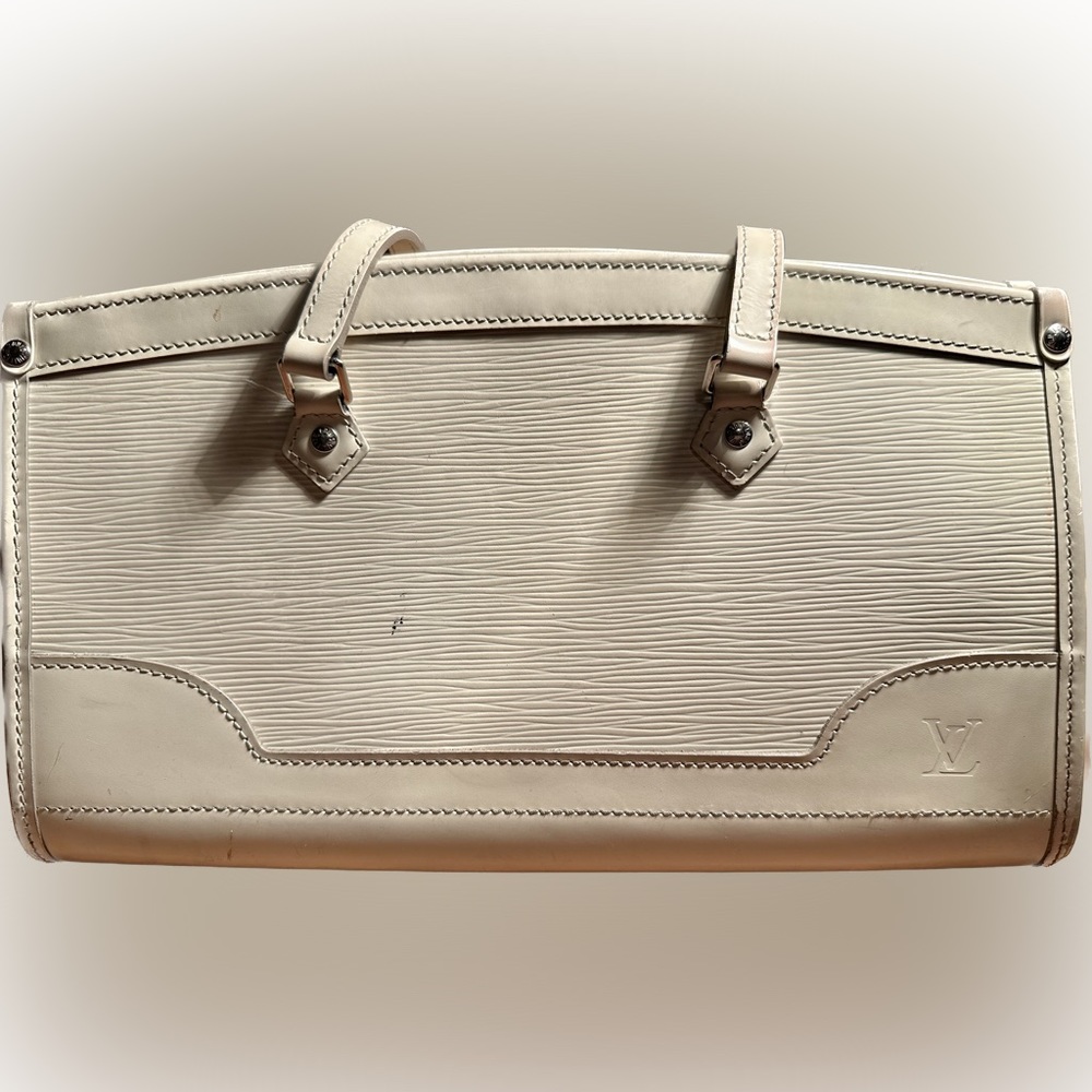 Vintage authentic Louis Vuitton epi leather off white purse